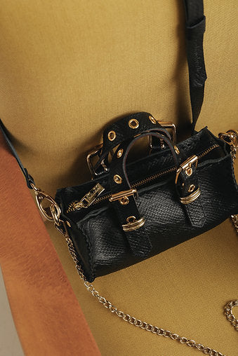 "Unstoppable" barrel bag, black