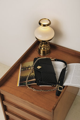 "Old and wise" shoulder bag, *limited*, black