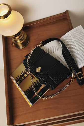 "Old and wise" shoulder bag, *limited*, black