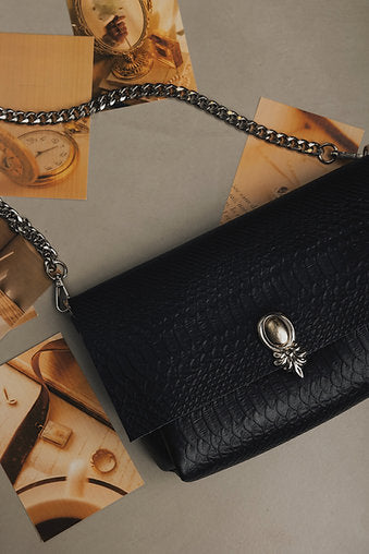 "I turn to you" shoulder bag, black