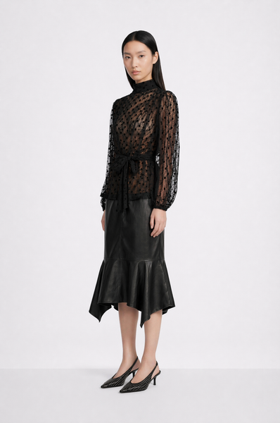 ROSETTE BLACK LACE TOP