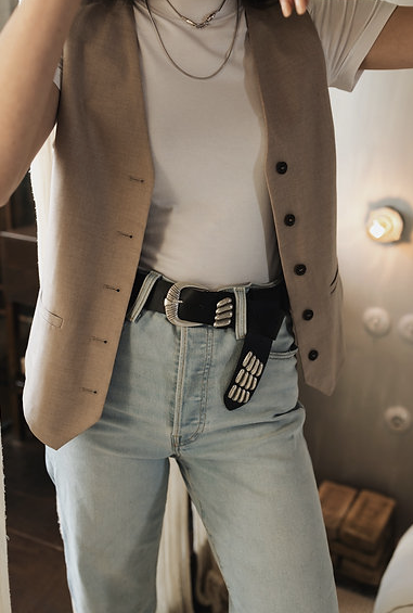 "Rolling back" leather belt
