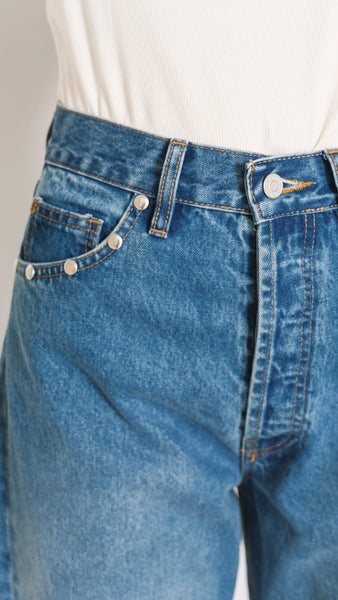 GWEN MEDIUM STUDDED
