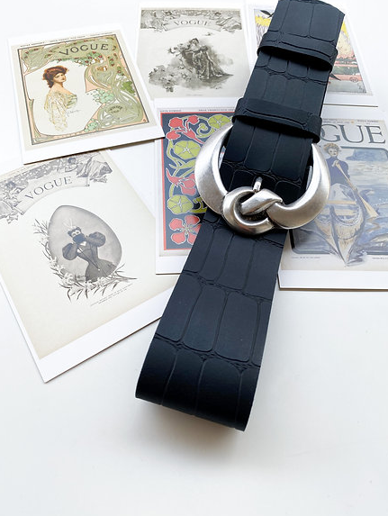 "Modern woman" leather belt